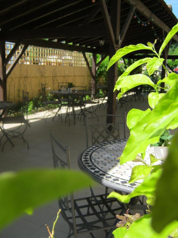 Le Barrage Hotel Mauzac-et-Grand-Castang Exterior photo